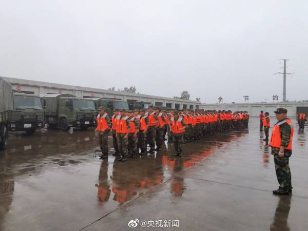 风雨有我在！中原火箭军来了！中部战区派出空降兵等多支部队驰援郑州！休闲区蓝鸢梦想 - Www.slyday.coM