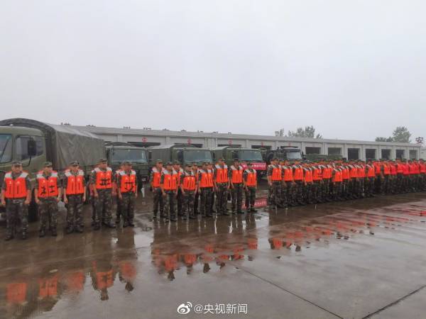 风雨有我在！中原火箭军来了！中部战区派出空降兵等多支部队驰援郑州！休闲区蓝鸢梦想 - Www.slyday.coM