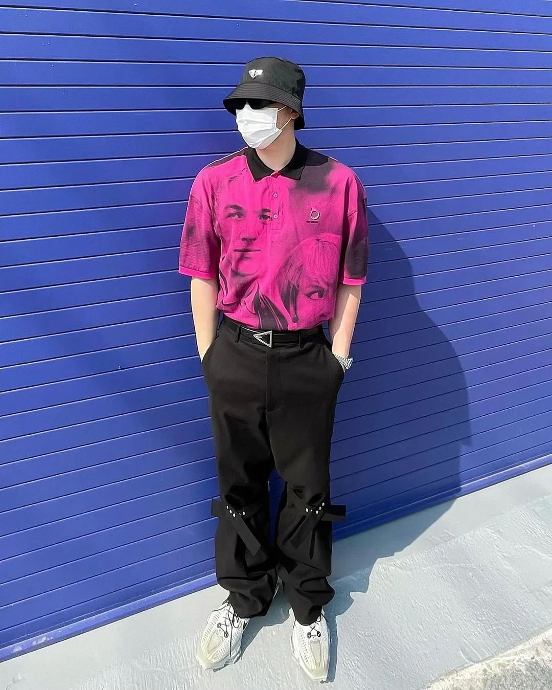 平平无奇的短袖衬衫和 t 恤,还能这样穿出高街感?