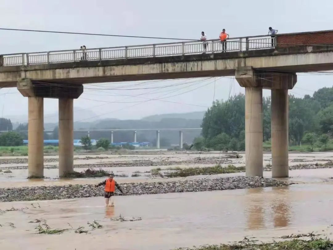 水不退，电信人不退！中国电信众志成城战暴雨，人民至上保通信