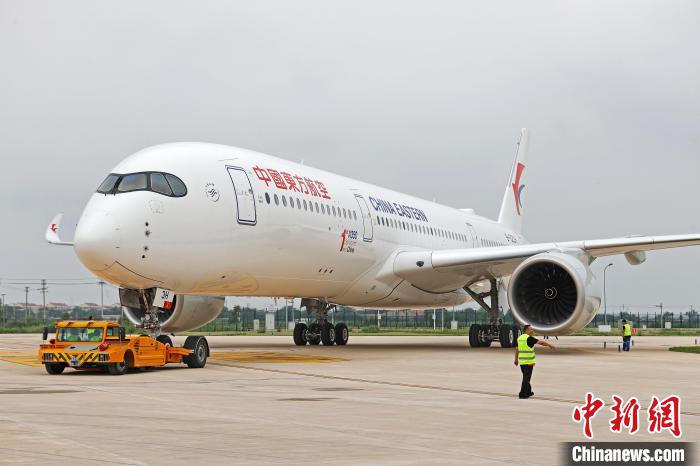 东航接收空客首架在中国交付的A350飞机。殷立勤 摄