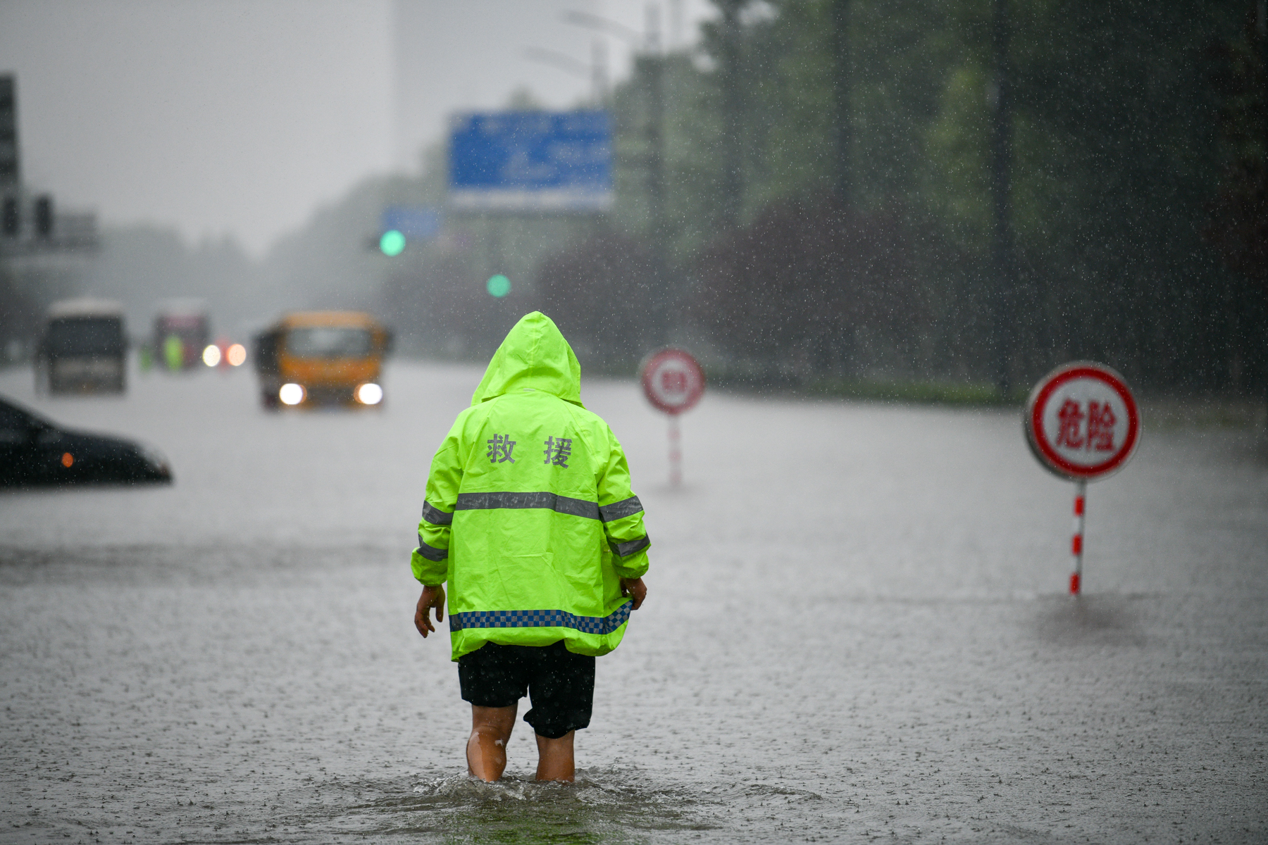 狂风暴雨天气电闪雷鸣特效视频特效素材-千库网