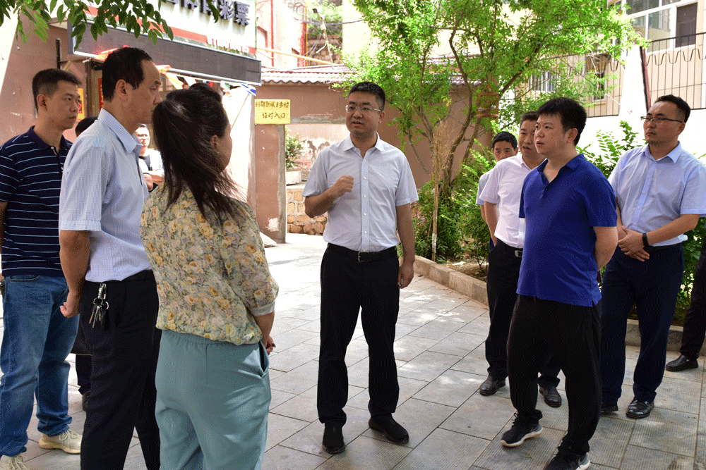 王益区:区委书记王蒙检查防汛工作|防汛_新浪新闻