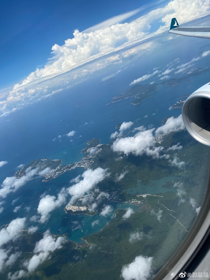 郭晶晶前往东京当奥运会裁判，霍启刚拍其背影难舍难分，甜秀恩爱休闲区蓝鸢梦想 - Www.slyday.coM