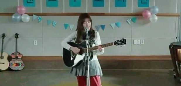 豆瓣评分7.2,韩国电影《爸爸是女儿》开始玩“父女身体互换梗”休闲区蓝鸢梦想 - Www.slyday.coM