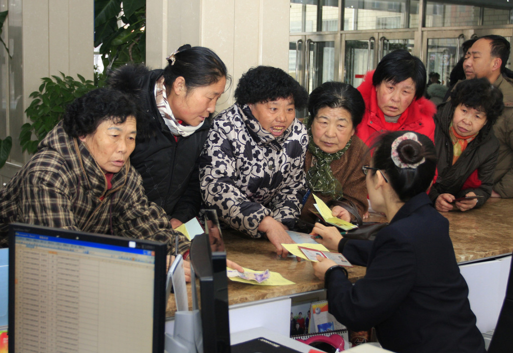 ",新规主要就是为了更好地造福老年人,这一次我国对于养老金发放下发