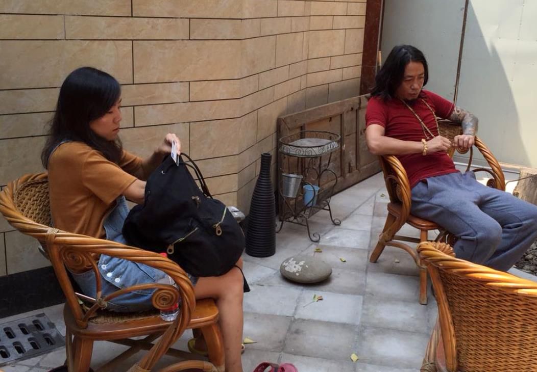 辞职看世界的女教师,6年后为生计讲脱口秀,网友：世界不看了?休闲区蓝鸢梦想 - Www.slyday.coM