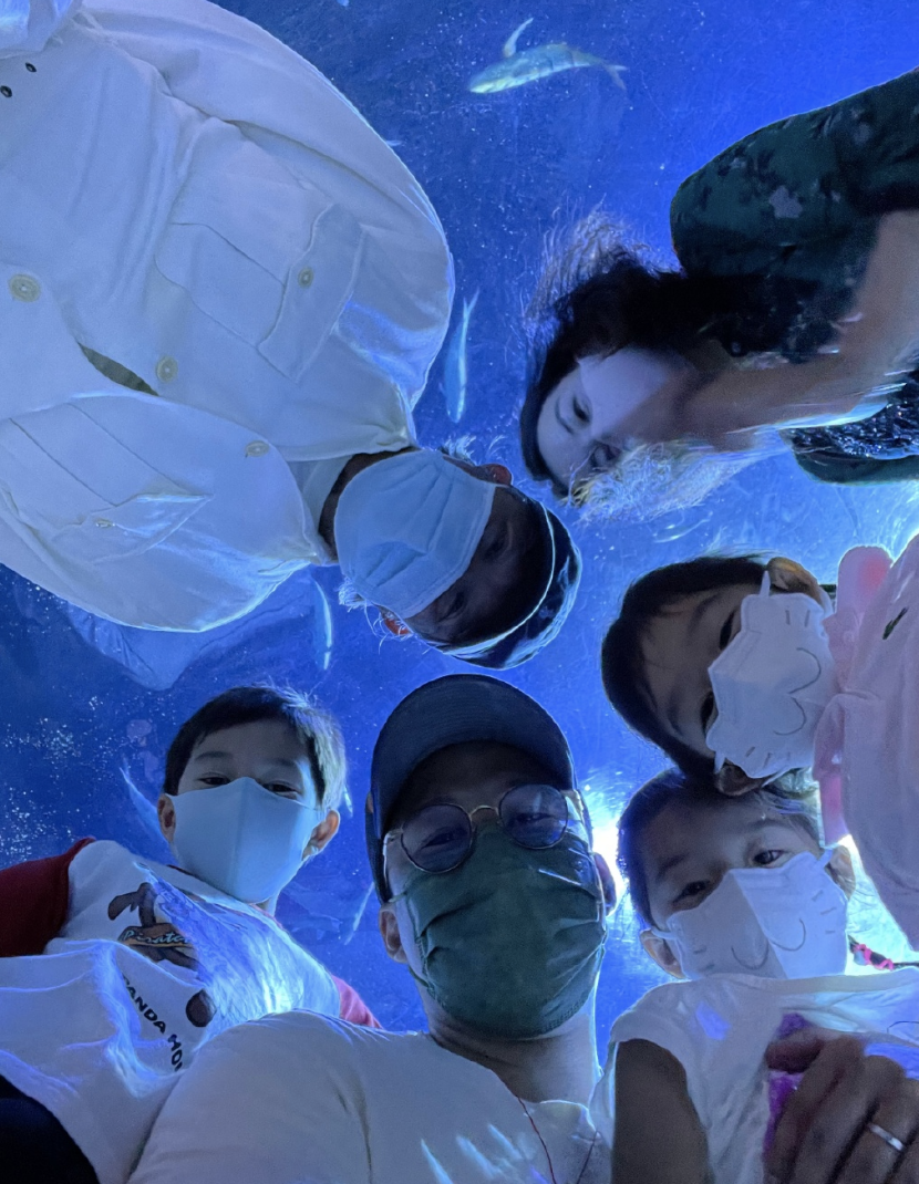 郭晶晶前往东京当奥运会裁判，霍启刚拍其背影难舍难分，甜秀恩爱休闲区蓝鸢梦想 - Www.slyday.coM