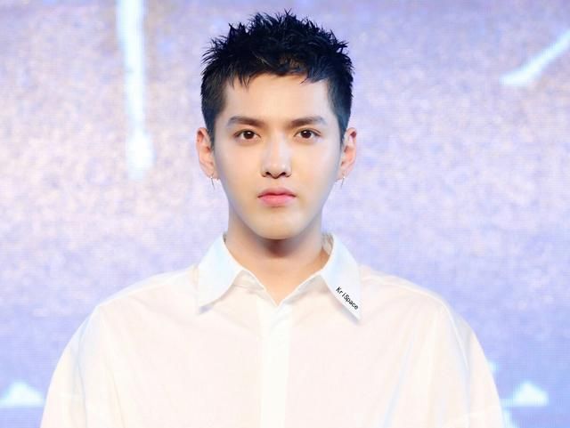 吴亦凡塌房,成全了3个歌手,坑苦了2个导演,毁掉1个女演员。休闲区蓝鸢梦想 - Www.slyday.coM