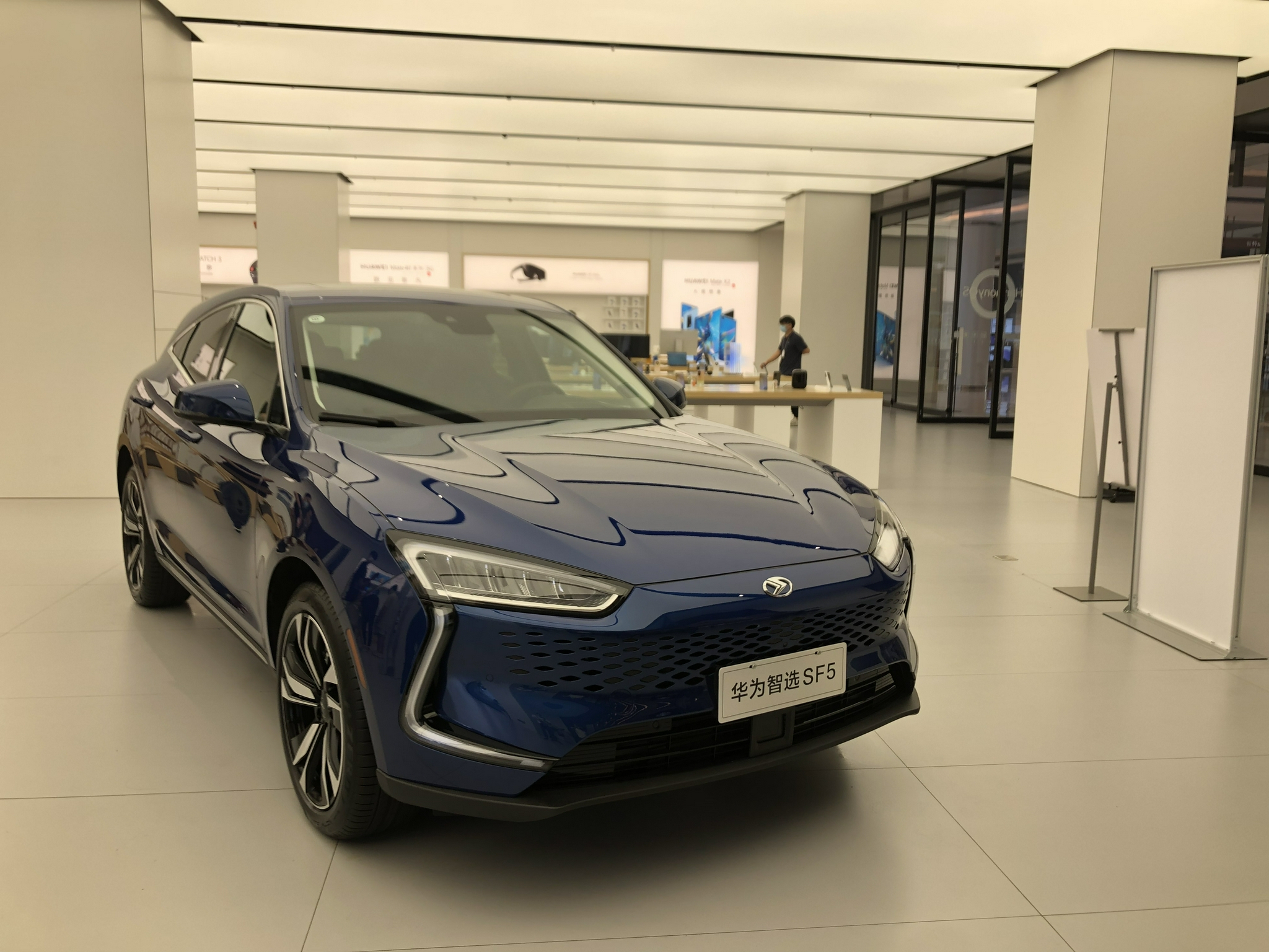 赛力斯备受年轻人青睐仅仅是因为傍上华为吗