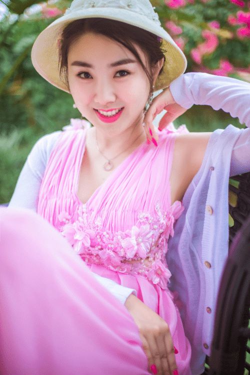 歌手肖洋近期写真大片曝光 百变风格彰显青春