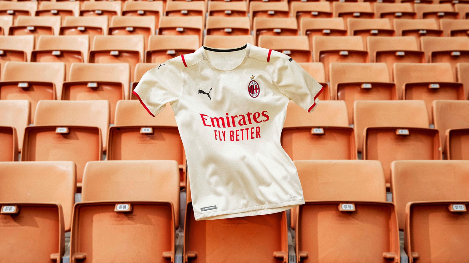 ac米兰发布2021/22赛季客场球衣