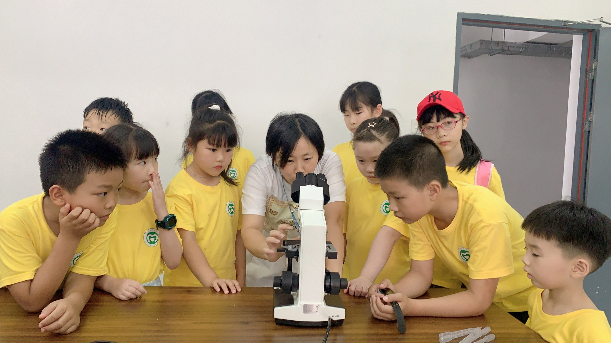 杭州这个小候鸟驿站第8年了 有孩子坐1小时公交车来参加休闲区蓝鸢梦想 - Www.slyday.coM