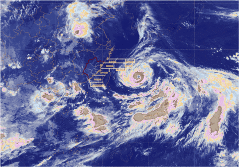台风"烟花"运动轨迹图(福建省气象台供图)