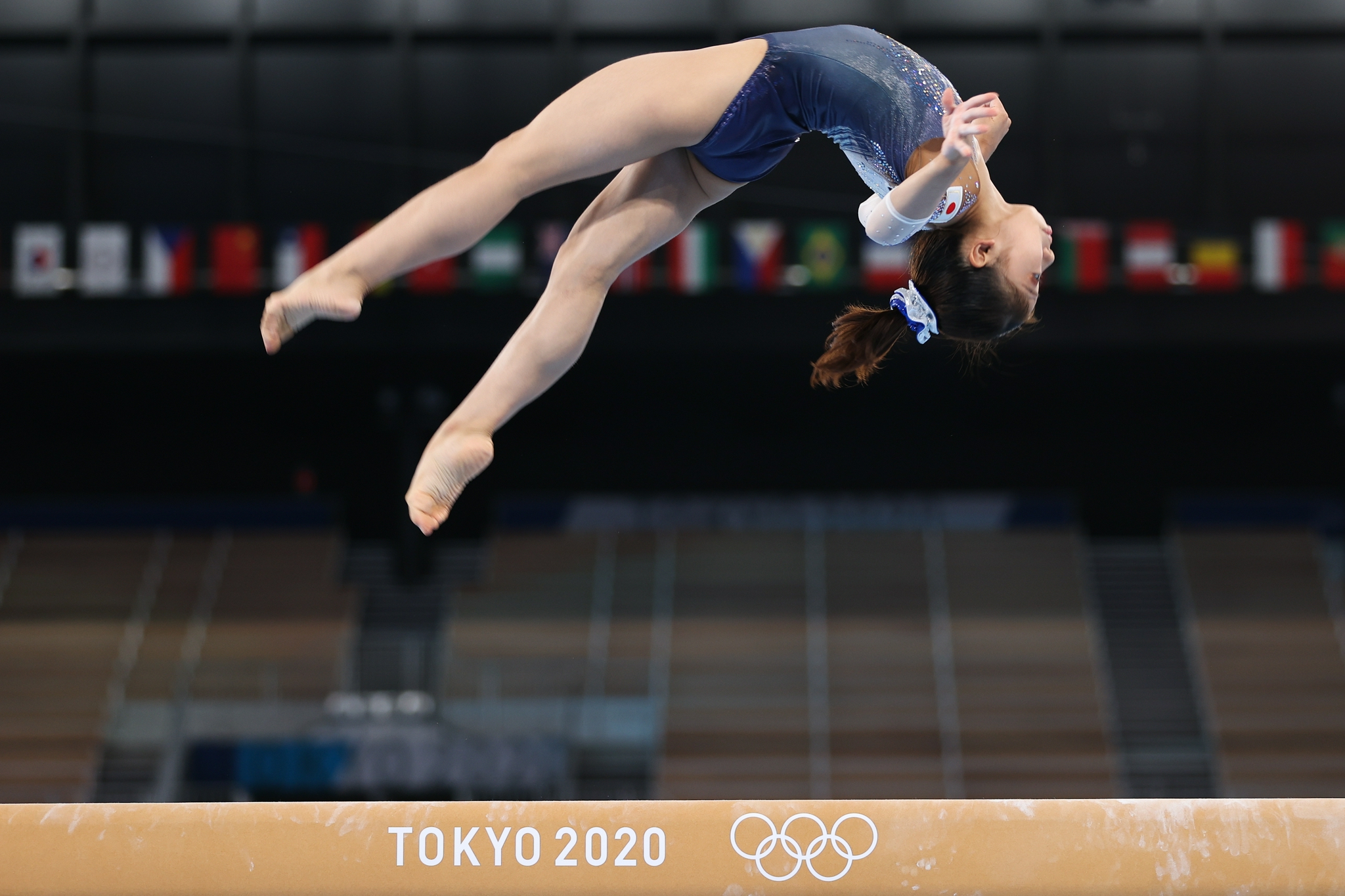 体操日本女队进行赛前训练