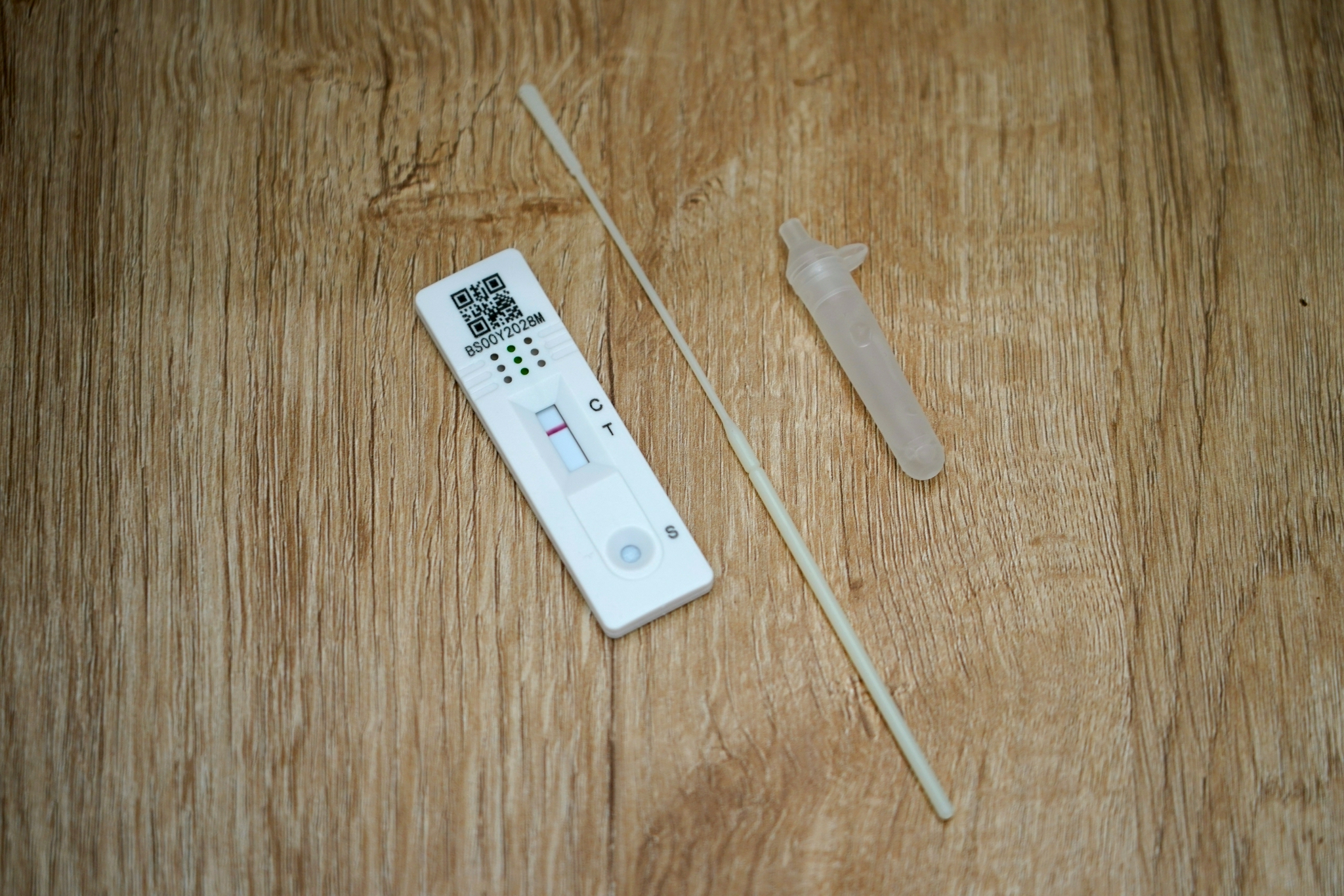 西班牙允许药店出售新冠病毒快速自测产品