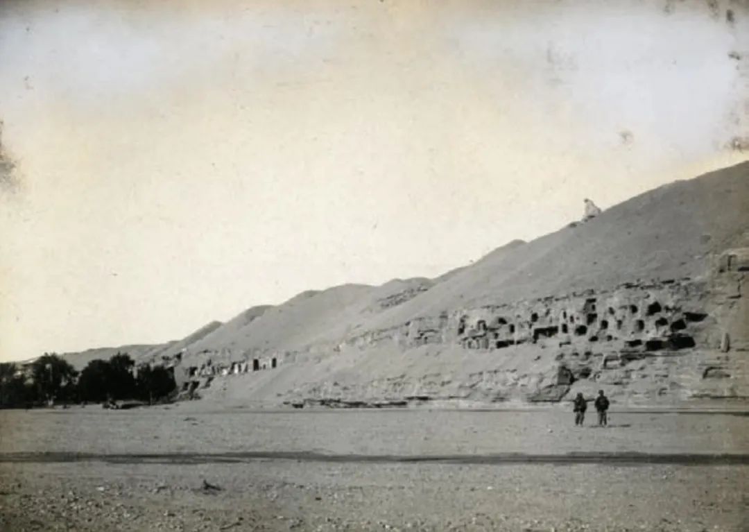 ▲ 斯坦因1907年5月拍摄的莫高窟