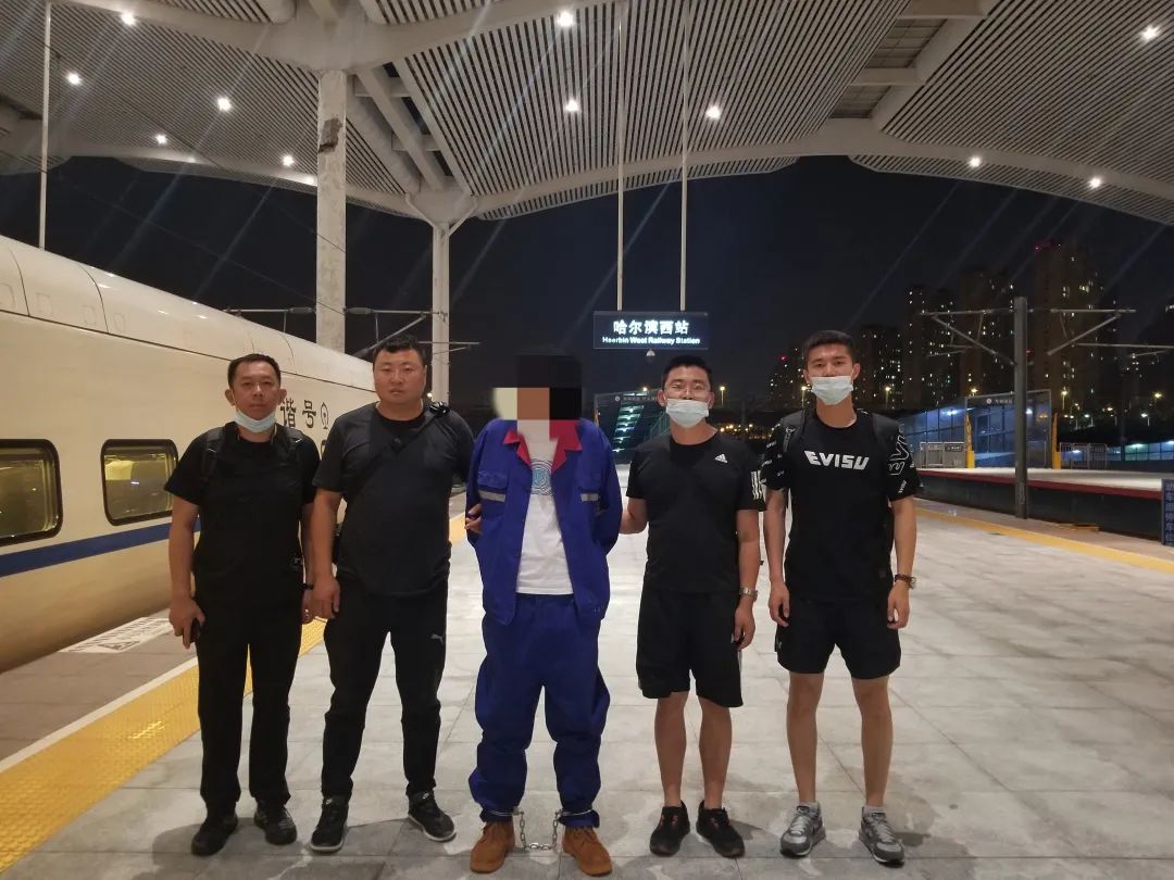 正文    时间回到2000年11月20日,满洲里市公安局接到报警称,位于