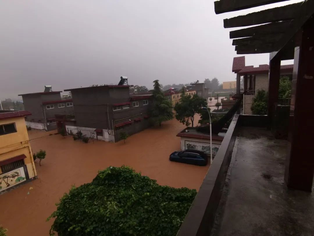 卫辉市洪水肆虐(图片来源:受访者提供)