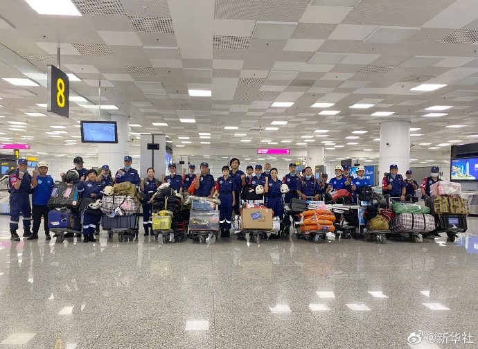 郑州机场紧急疏散3000多名旅客 保障抗洪救灾航班顺利落地