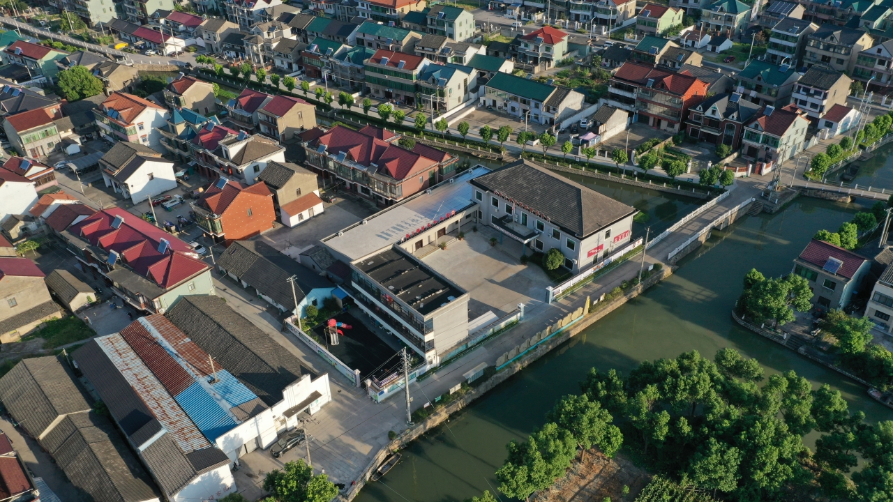 崧厦街道新下湖村打造自主伞业品牌成为崧厦伞的一份子