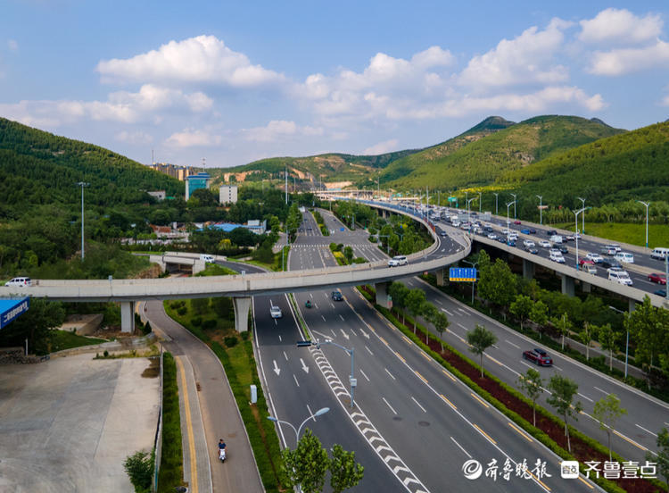 穿行济南二环南高架路,满眼绿树伴青山