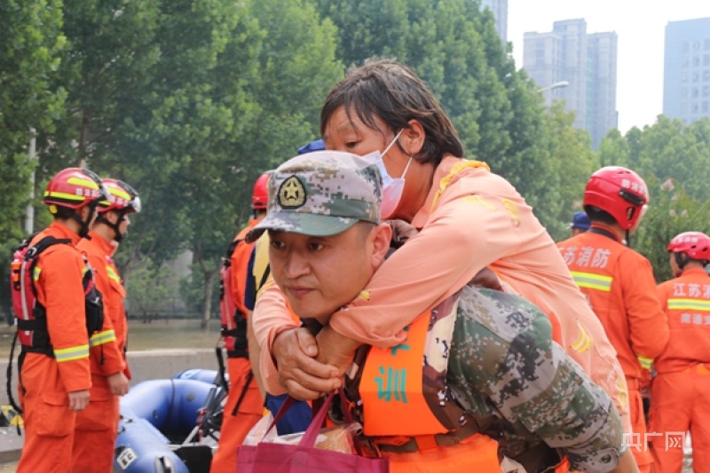 多图直击郑州市阜外华中心血管病医院救援现场
