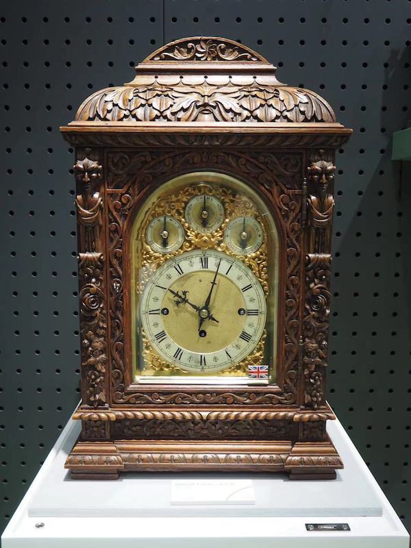 英国的钟造型非常经典,大气