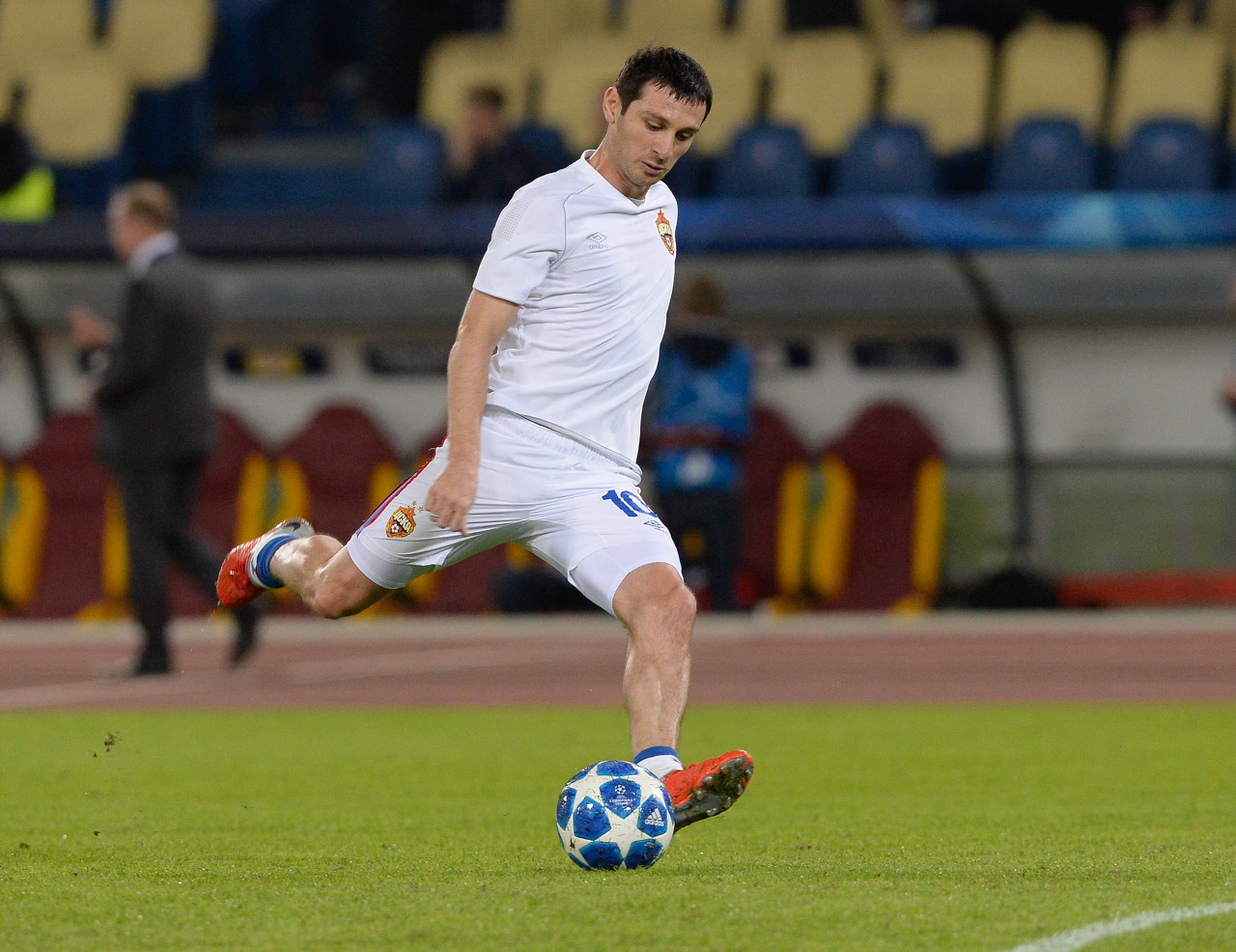 官方:莫斯科中央陆军与中场球员扎戈耶夫续约两年