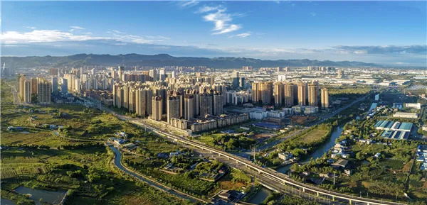 成都龙泉驿gdp_关注丨GDP同比增长10.3%!龙泉驿“半年秀”飘红“期中考”~