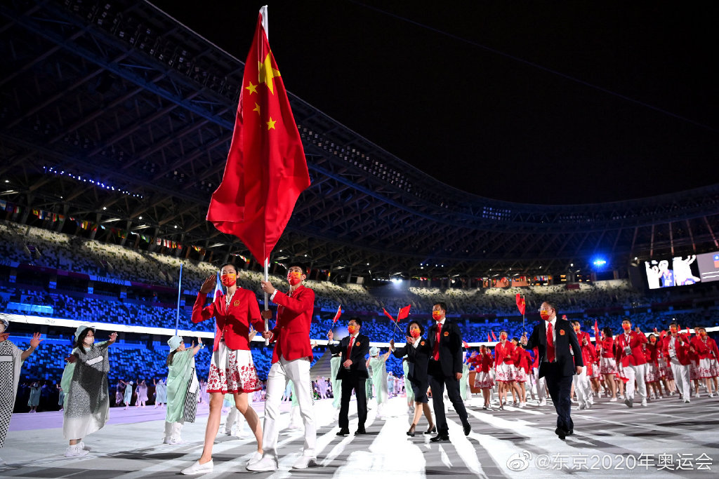 中国奥委会通过官方社交媒体平台晒出中国奥运代表团入场时拍下的照片