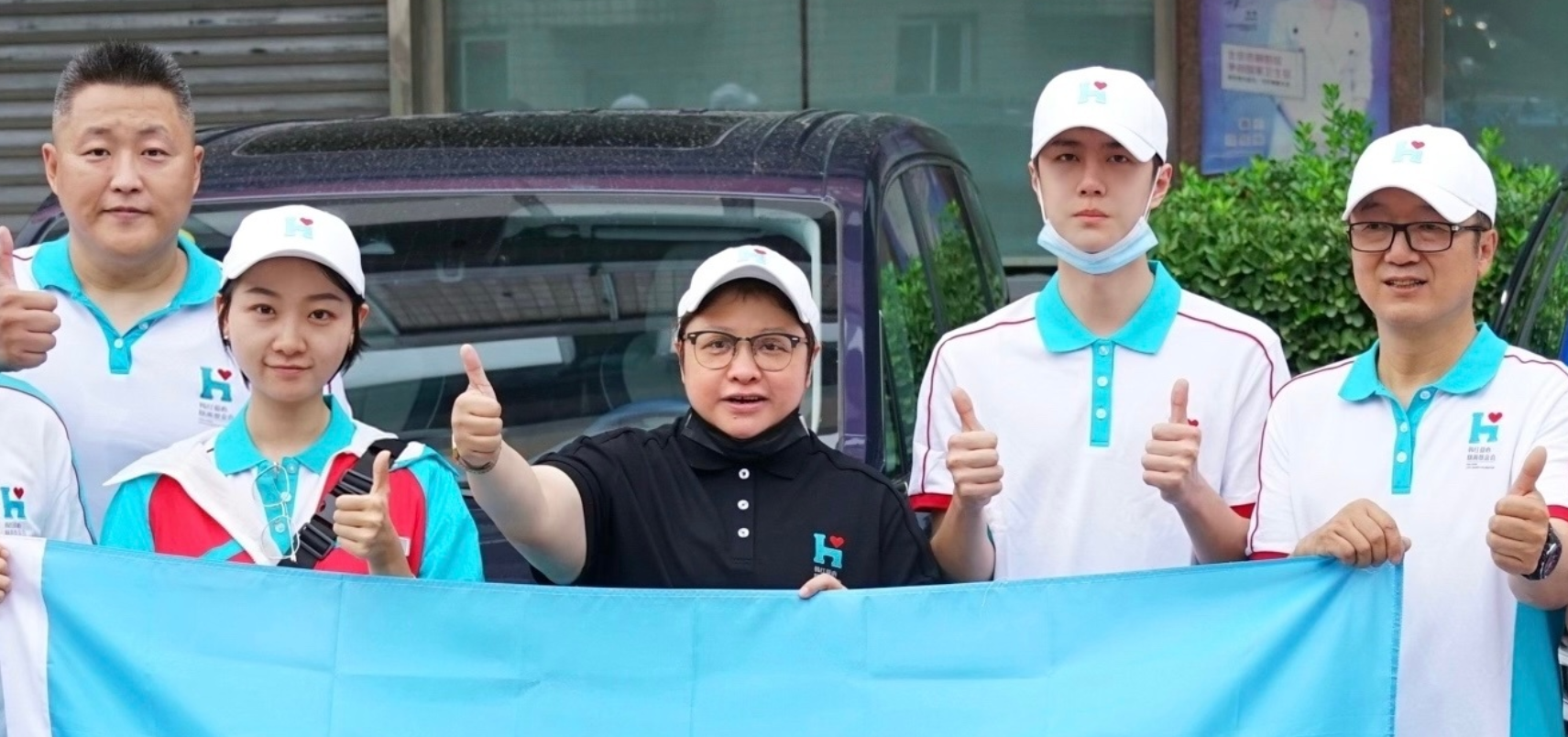 韩红安慰河南网友,日夜兼程四个字看哭众人,王一博一路同行休闲区蓝鸢梦想 - Www.slyday.coM 韩红安慰河南网友,日夜兼程四个字看哭众人,王一博一路同行休闲区蓝鸢梦想 - Www.slyday.coM