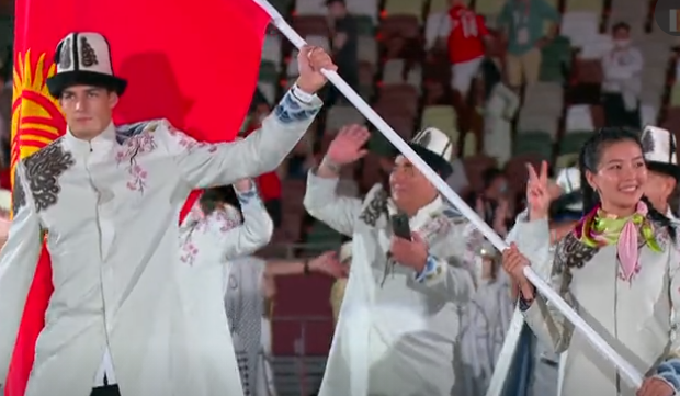 奥运开幕式最豪横入场!全员不戴口罩,男女旗手颜值+服装满分休闲区蓝鸢梦想 - Www.slyday.coM 奥运开幕式最豪横入场!全员不戴口罩,男女旗手颜值+服装满分休闲区蓝鸢梦想 - Www.slyday.coM