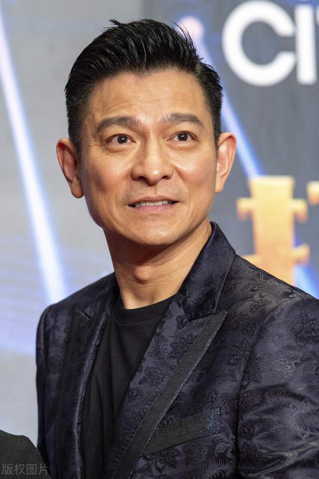 刘德华拍片慰问河南灾民 点赞数就超过两百万 竟遭网民逼问捐款没