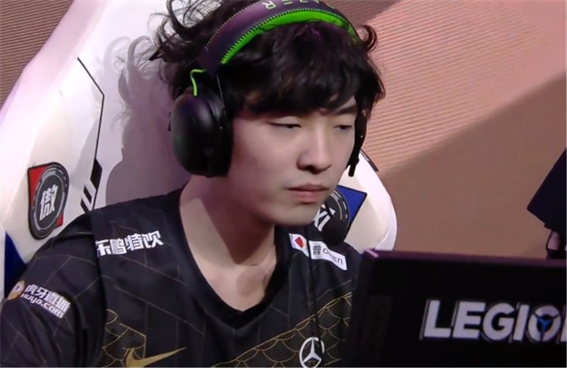 rng豪取五连胜,果子哥获赞无数,水晶哥评价:他太被低估了