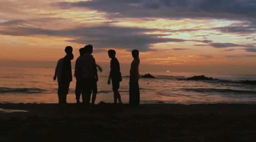 宋亚轩说最开心是海边看日出的时候