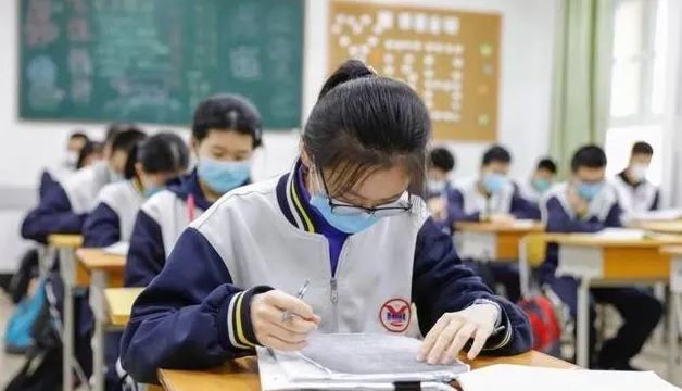 烈士子女高考加20分，很多家长觉得“不合理”，女孩一句话让人沉默休闲区蓝鸢梦想 - Www.slyday.coM