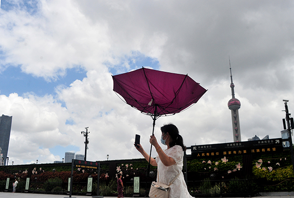 台风“烟花”可能25日白天登陆浙江中北部，上海雨量可达暴雨