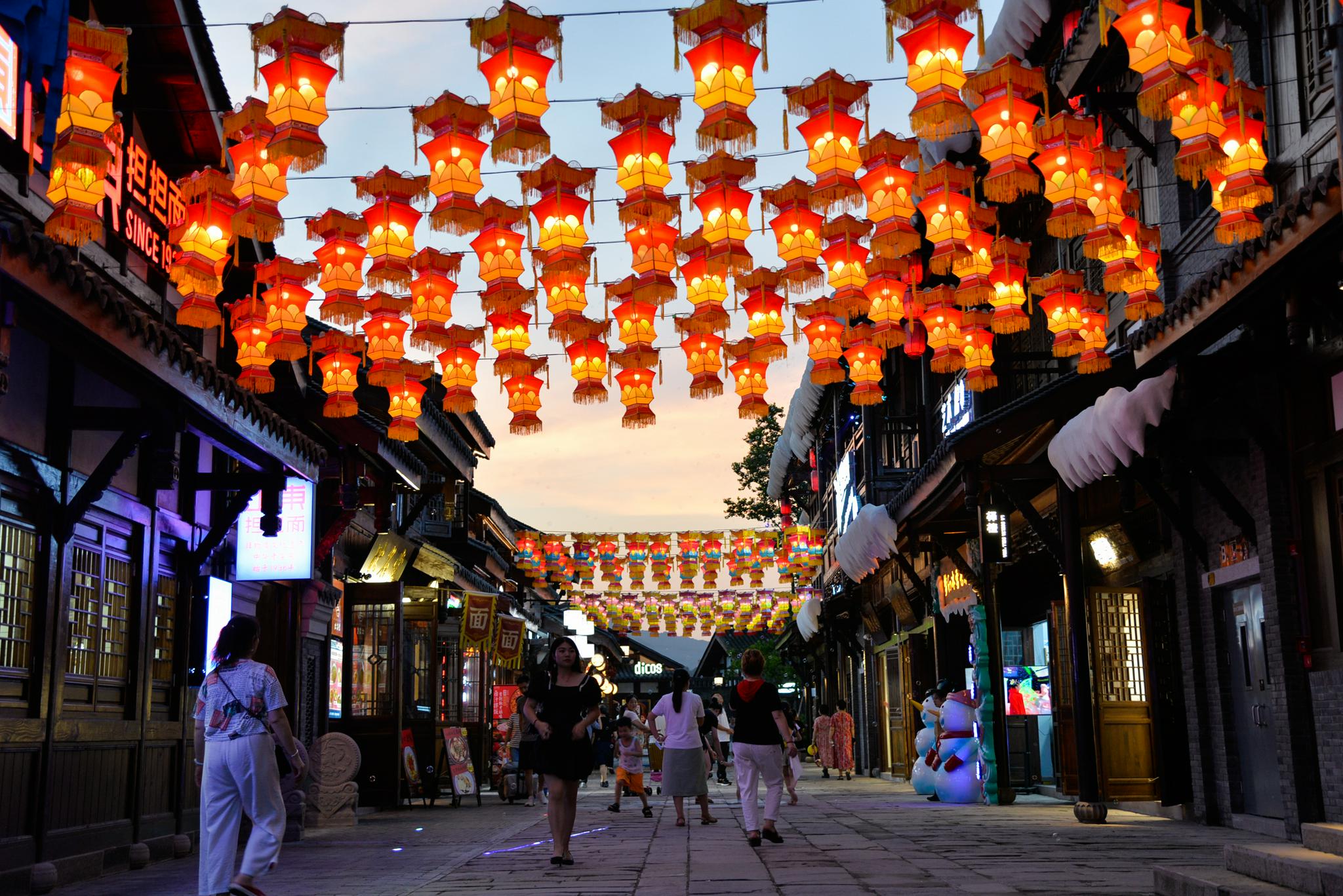 七一重要讲话精神在基层古镇新颜重庆磁器口变身记