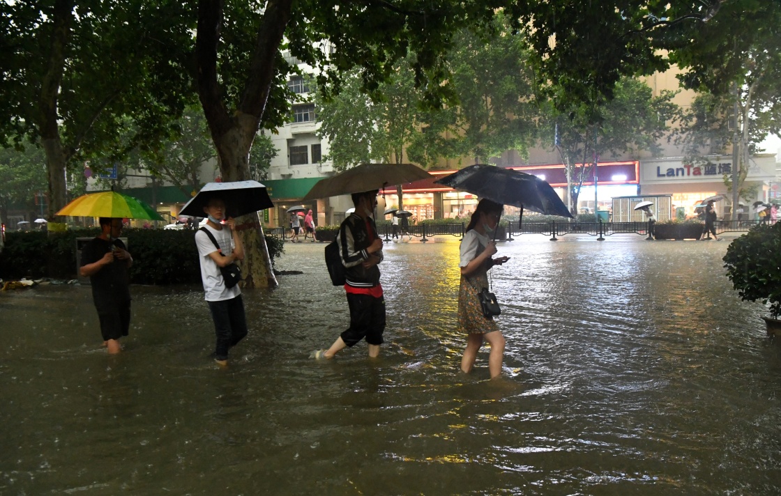 鸿海董事长：郑州暴雨对业绩影响不大，对下半年展望乐观