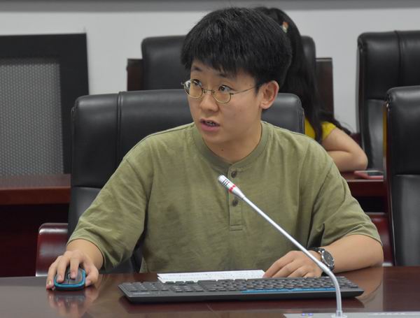 正文上午的第一场报告由四川大学博士生焦阳带来,题目为《汉代题凑墓