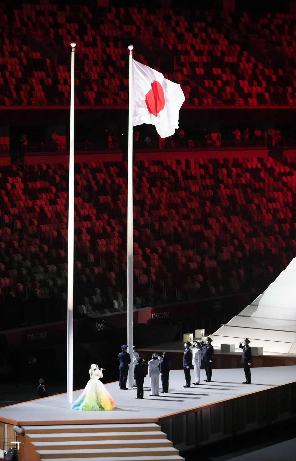 东道主日本国旗升旗仪式。