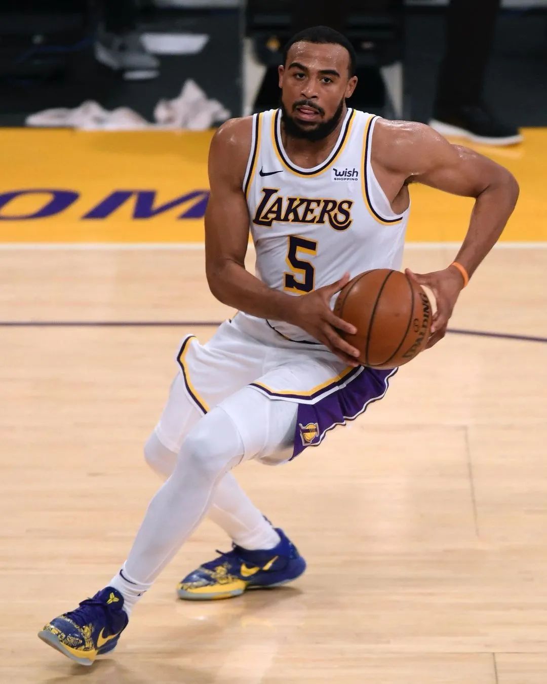 这哥俩都不走了……|湖人|哈雷尔|塔克_新浪新闻