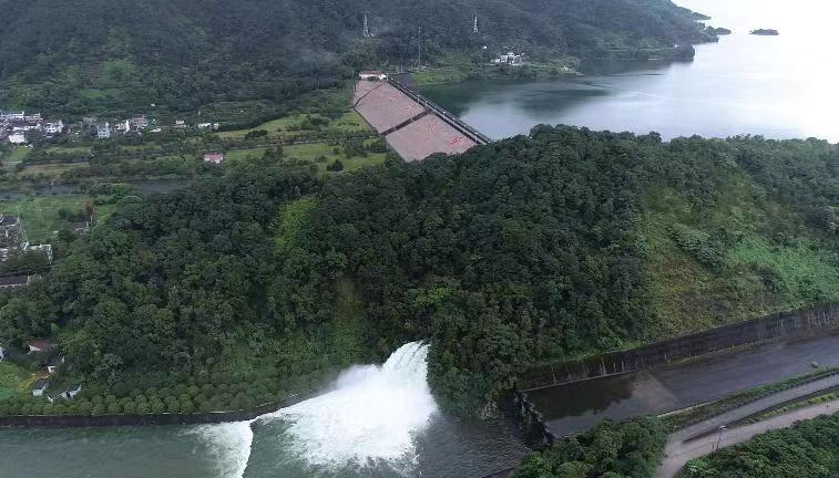 黄岩长潭水库今年首次泄洪 腾出库容防御台风