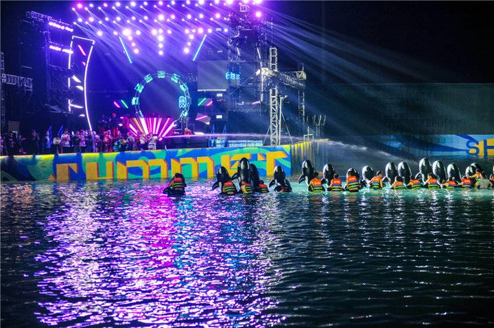 水上浪音节燥起来赶走夏日炎热