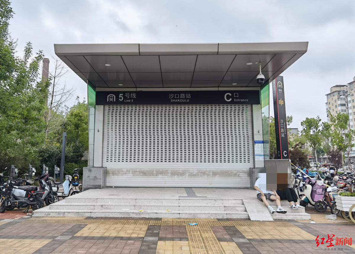 22日的郑州地铁5号线沙口路站.