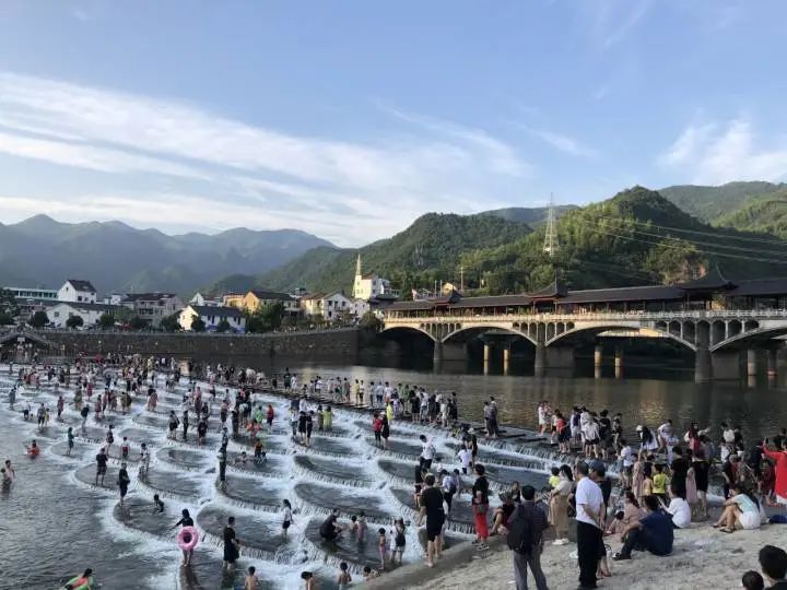 台风“烟花”进入24小时警戒区，或达16级！走得越慢破坏力越强？预计将对浙江产生严重影响休闲区蓝鸢梦想 - Www.slyday.coM