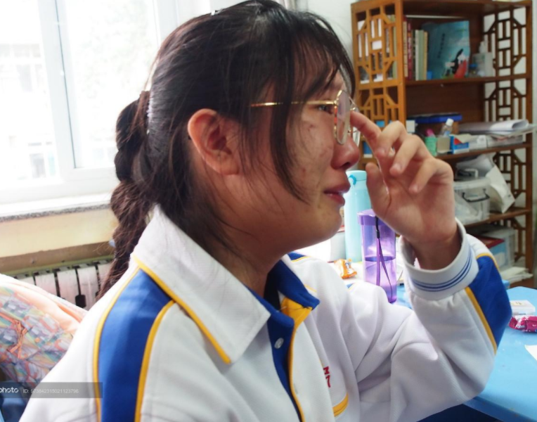 烈士子女高考加20分，很多家长觉得“不合理”，女孩一句话让人沉默休闲区蓝鸢梦想 - Www.slyday.coM