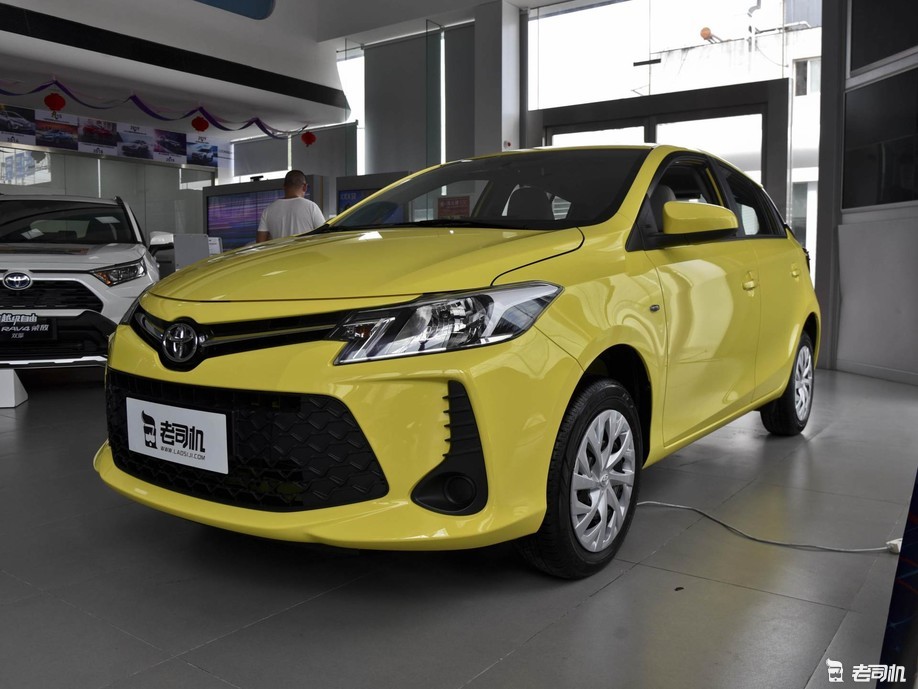 买它不用担心经济压力小哥带你一起看丰田威驰fs