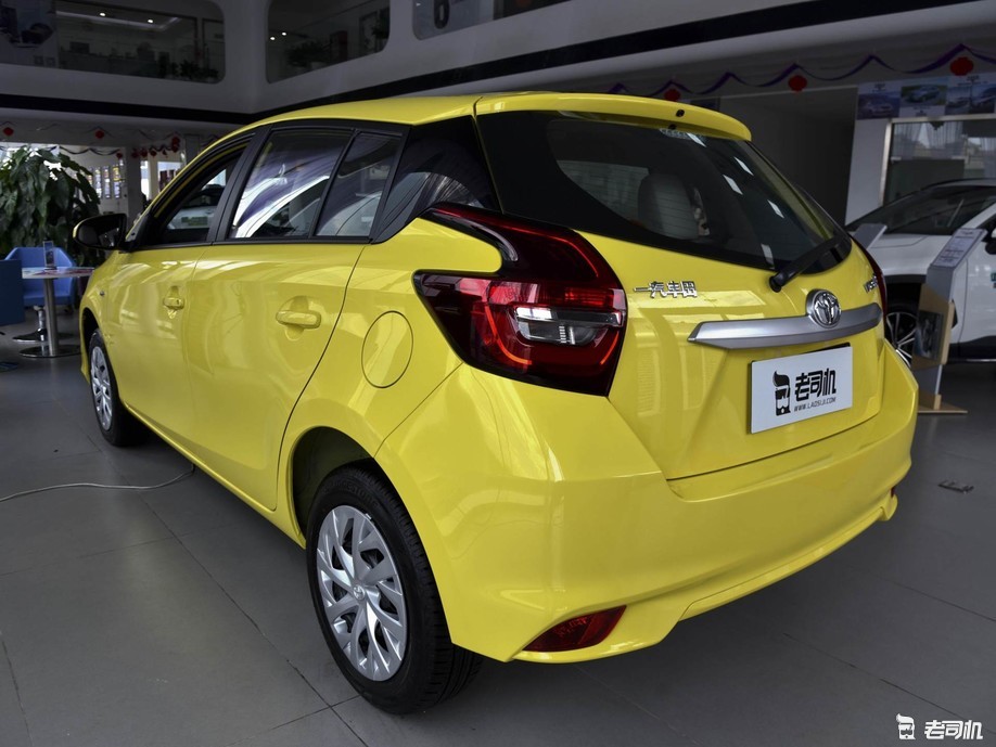 买它不用担心经济压力小哥带你一起看丰田威驰fs